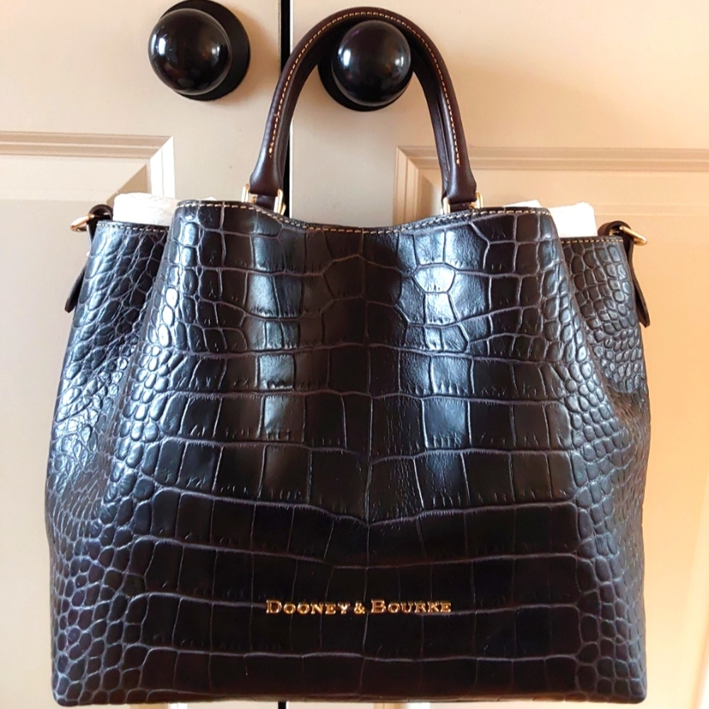 Dooney Bourke Large Croco Embossed Barlow.